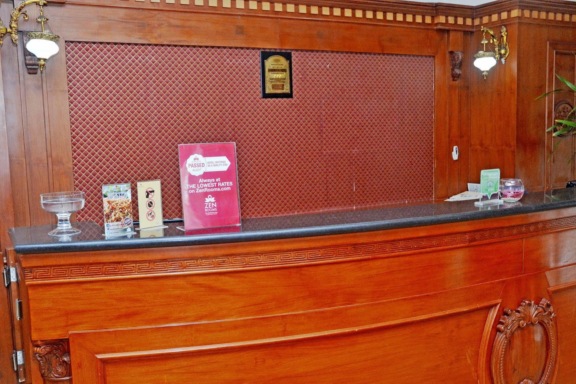 Zen Rooms Sultan Iskandar Muda Surabaia Exterior foto