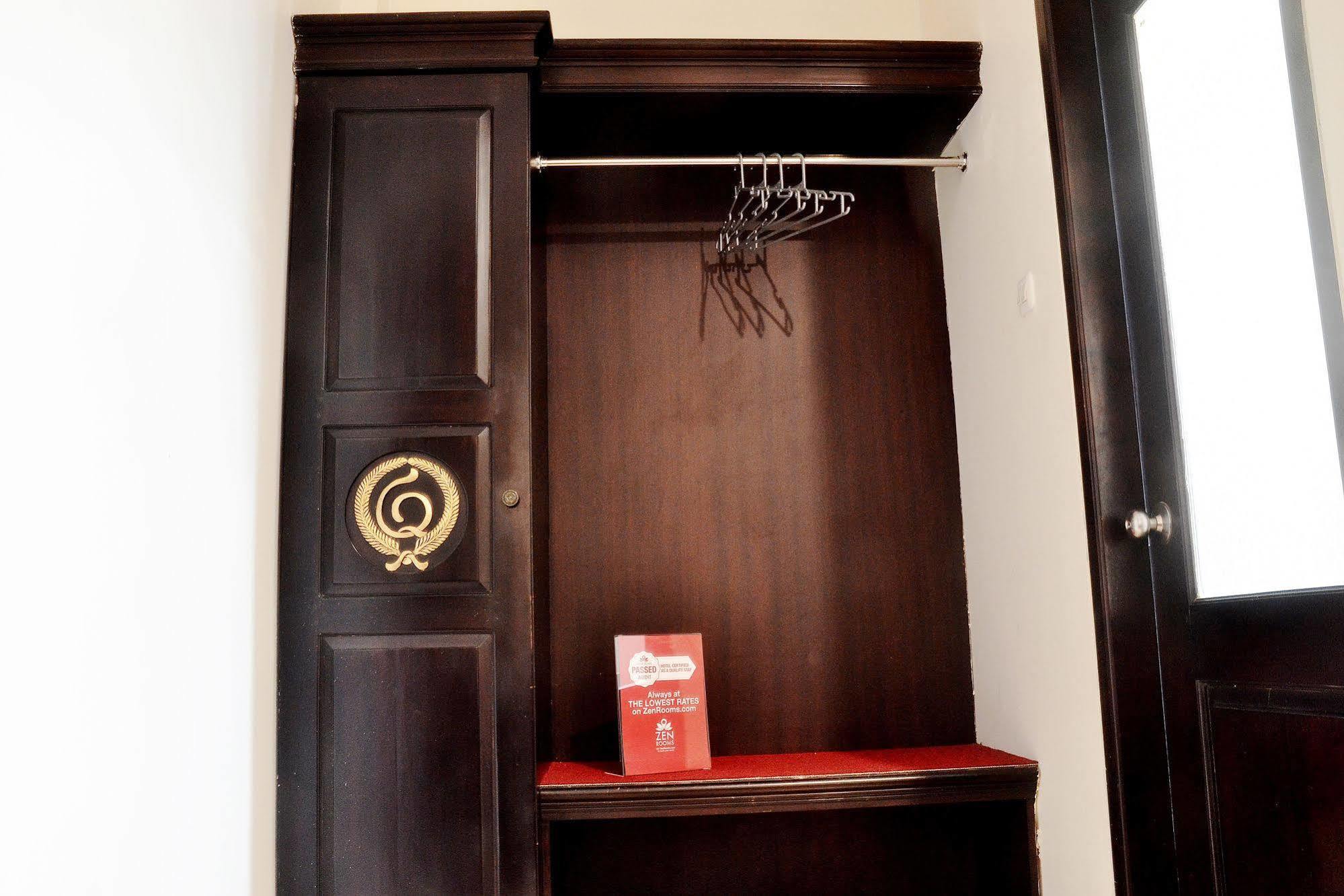 Zen Rooms Sultan Iskandar Muda Surabaia Exterior foto
