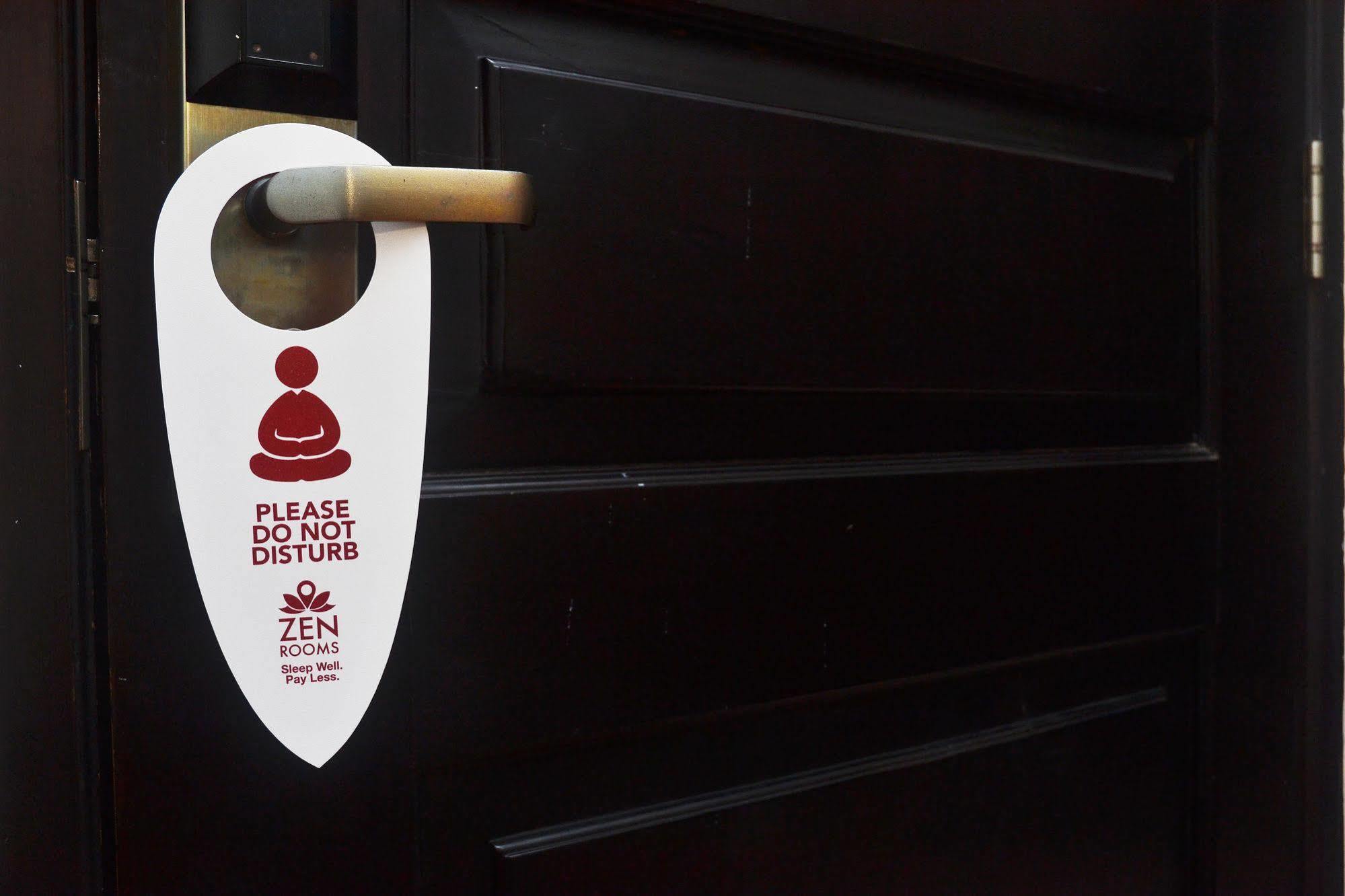 Zen Rooms Sultan Iskandar Muda Surabaia Exterior foto